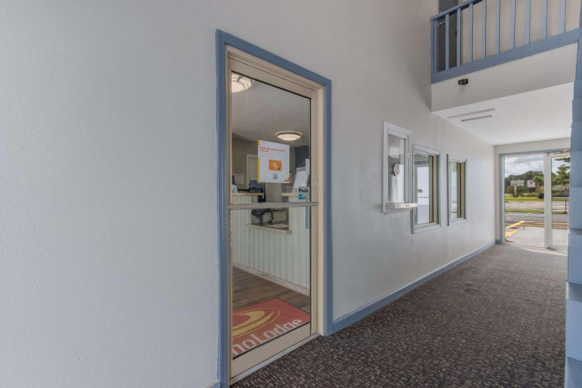 Econo Lodge Cherry Point Havelock Exterior foto