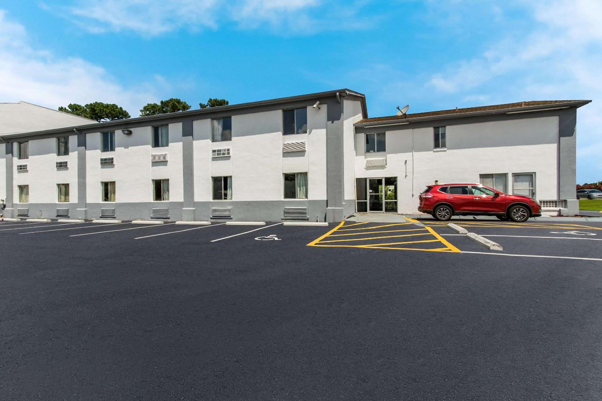 Econo Lodge Cherry Point Havelock Exterior foto